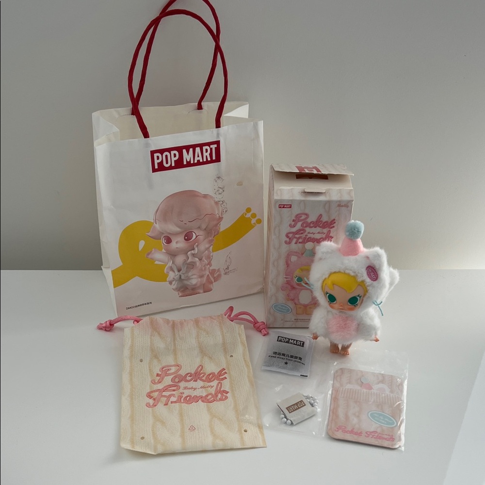 💯 Authentic Pop Mart Pocket Friends baby Molly - Pet my head